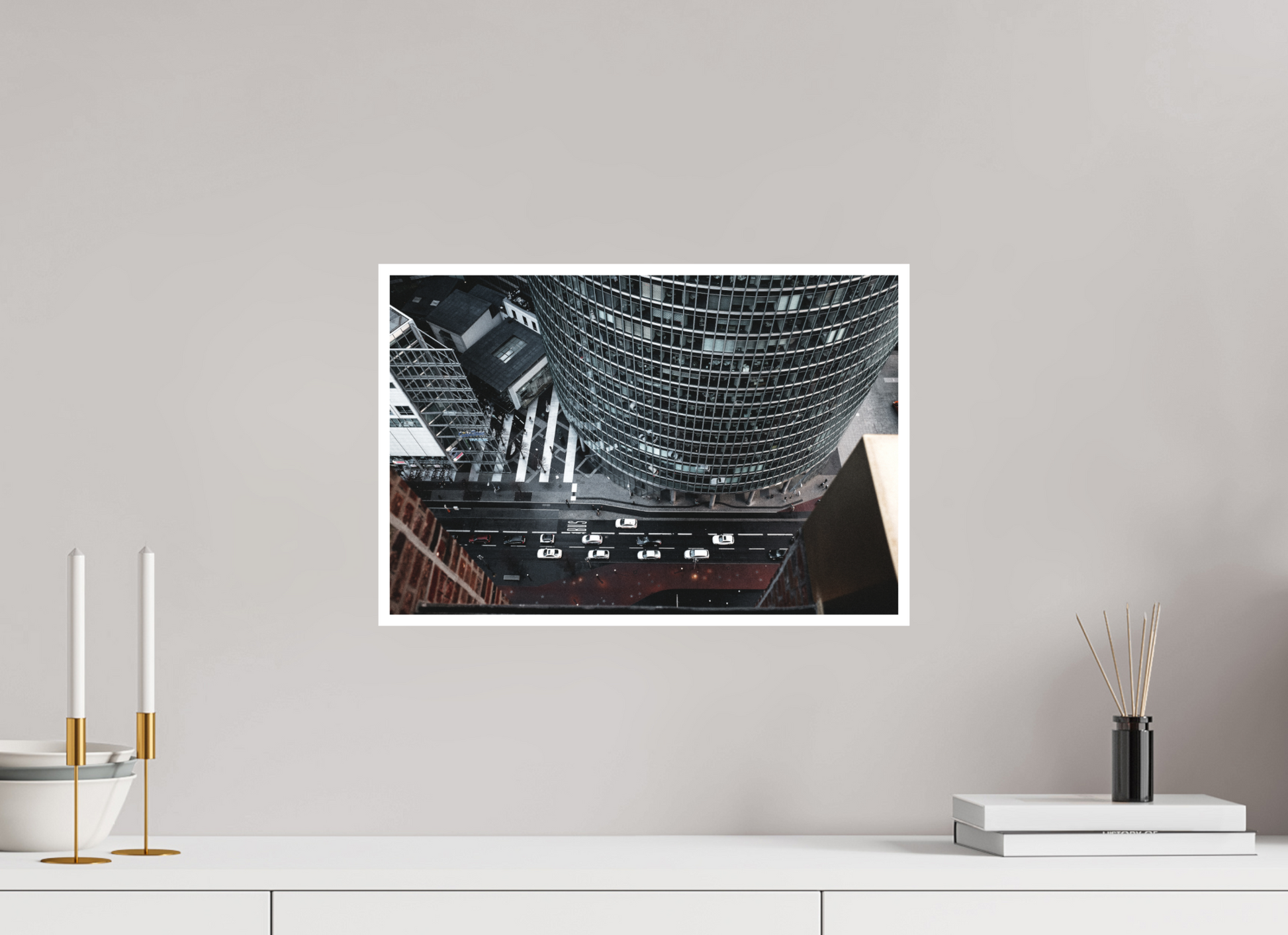 Berlin Edge – limitierter Kunstdruck von Sascha Höcker, urbane Architektur auf FineArt-Papier Hahnemühle Photo Rag mit Weißrand