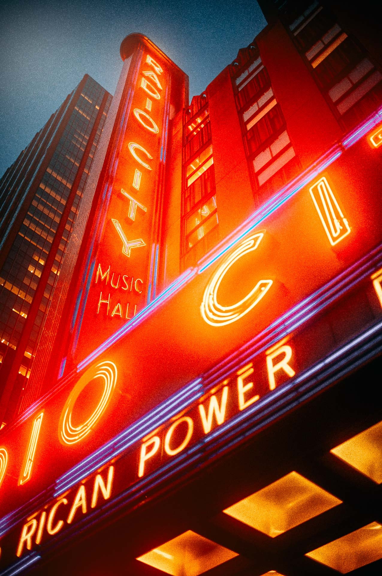 Vorschau Radio City I – limitierter Kunstdruck von Sascha Höcker